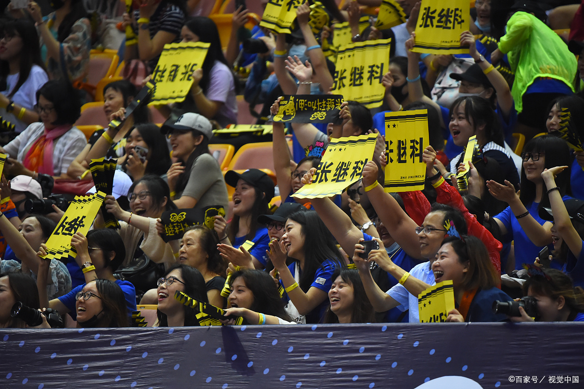 杏彩体育网页版-精彩比赛持续上演，球迷热情高涨(以精彩的球赛为题写一篇500字作文)