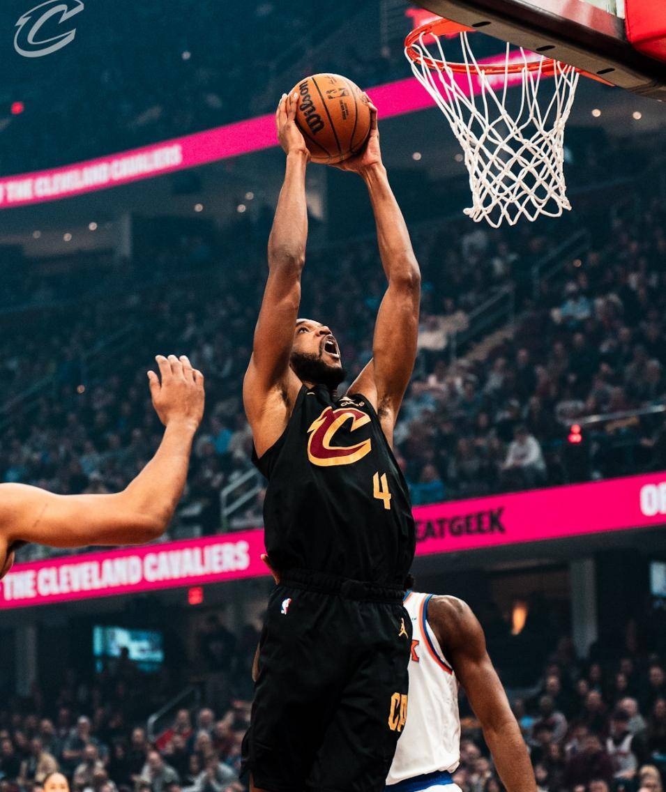 杏彩体育入口-爵士艰难取胜，米切尔三分命中致胜