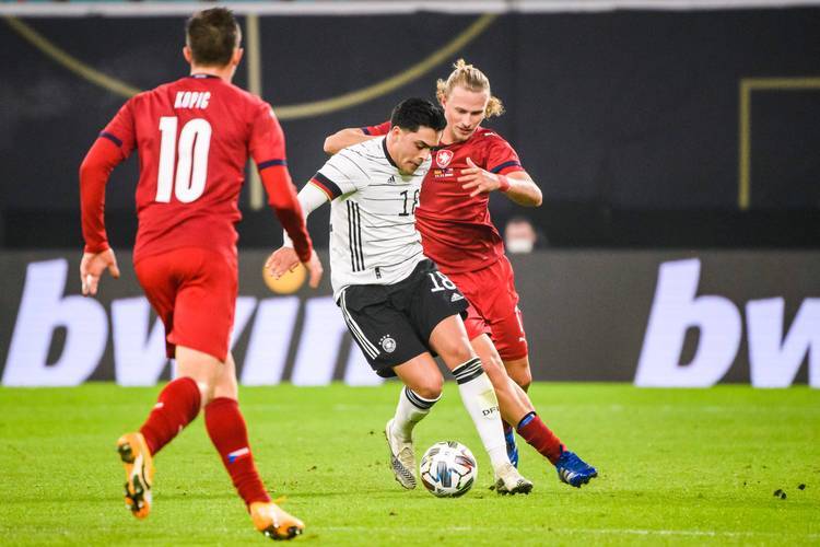 包含斯洛文尼亚战平对手,欧预赛横向发展的词条 包含斯洛文尼亚战平对手,欧预赛横向发展的词条