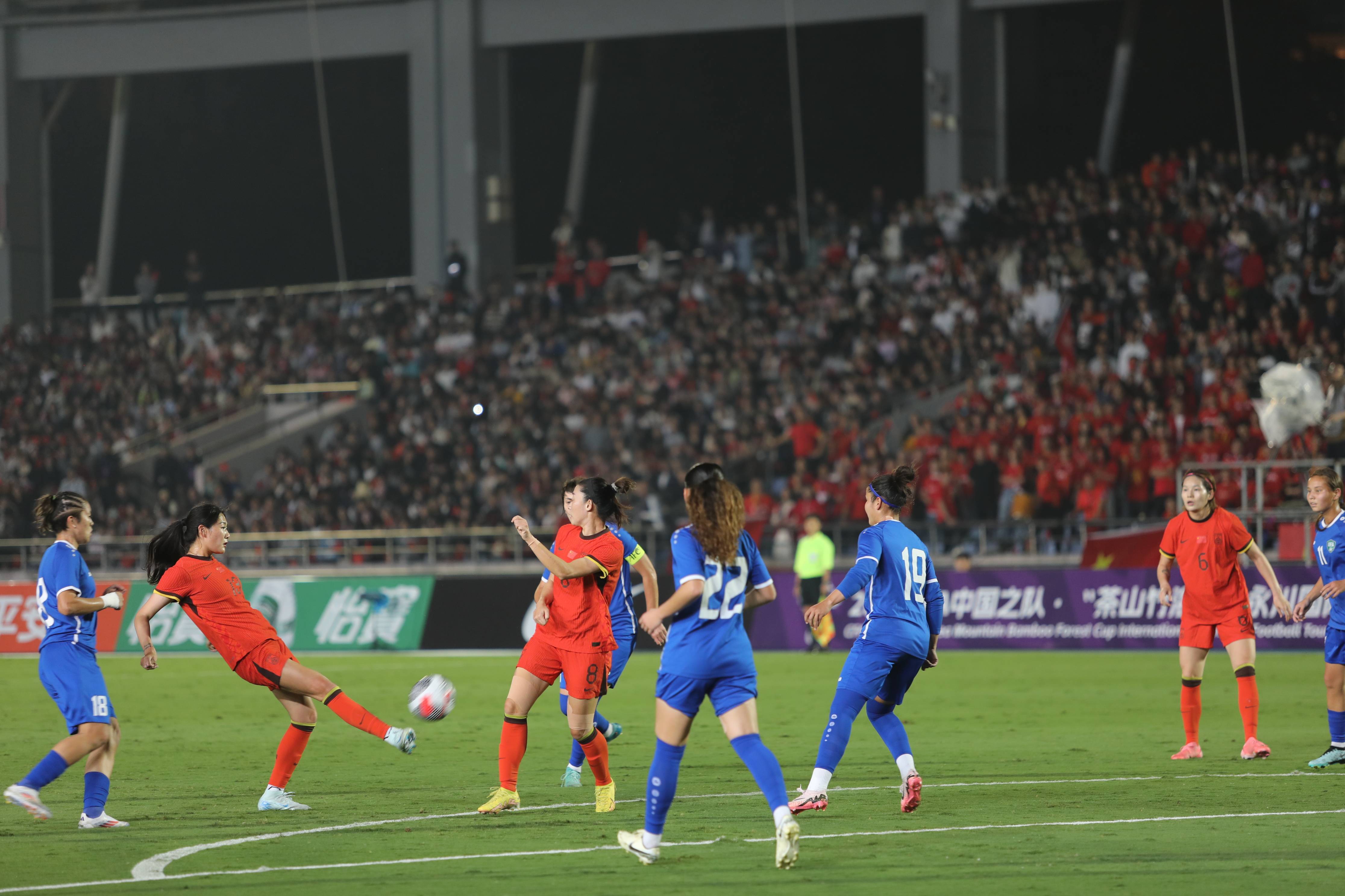 中国女足备战南美洲女足赛事,迎接挑战 中国女足备战南美洲女足赛事,迎接挑战