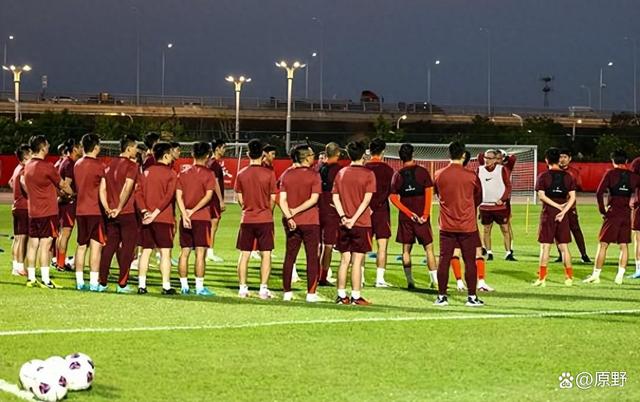 欧洲赛场备战进行中，全队全力以赴求胜