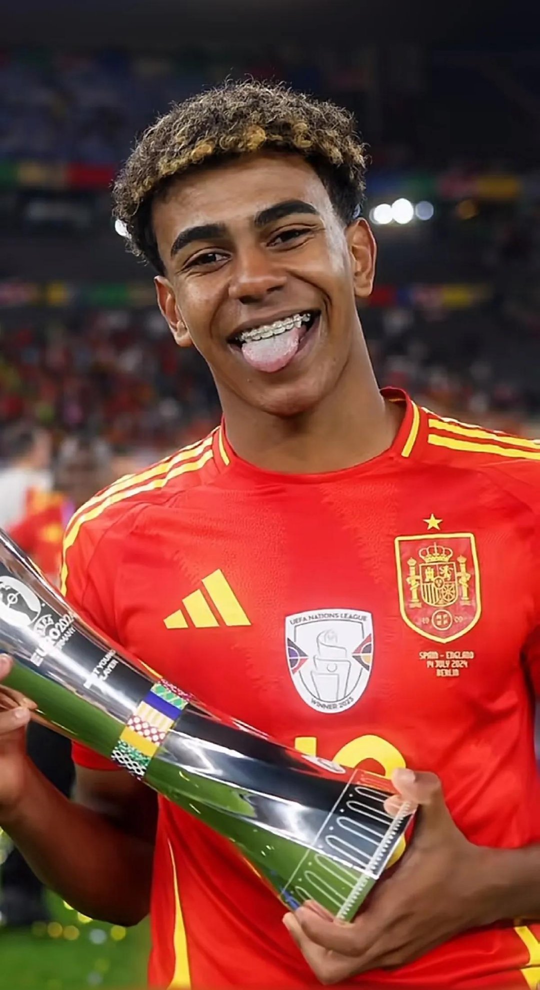 杏彩体育链接-足球比赛中的金球瞬间，成为轰动焦点