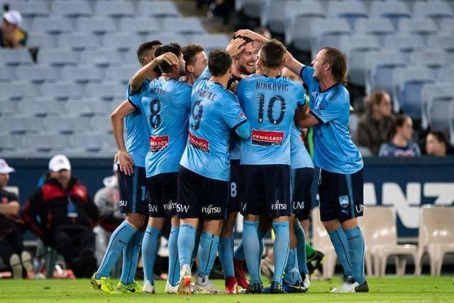 马赛主场完胜，力压对手保持不败