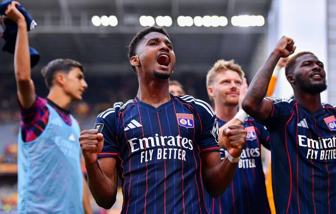 杏彩体育app-包含梅斯客场击败对手，法甲保级前景大幅提升的词条