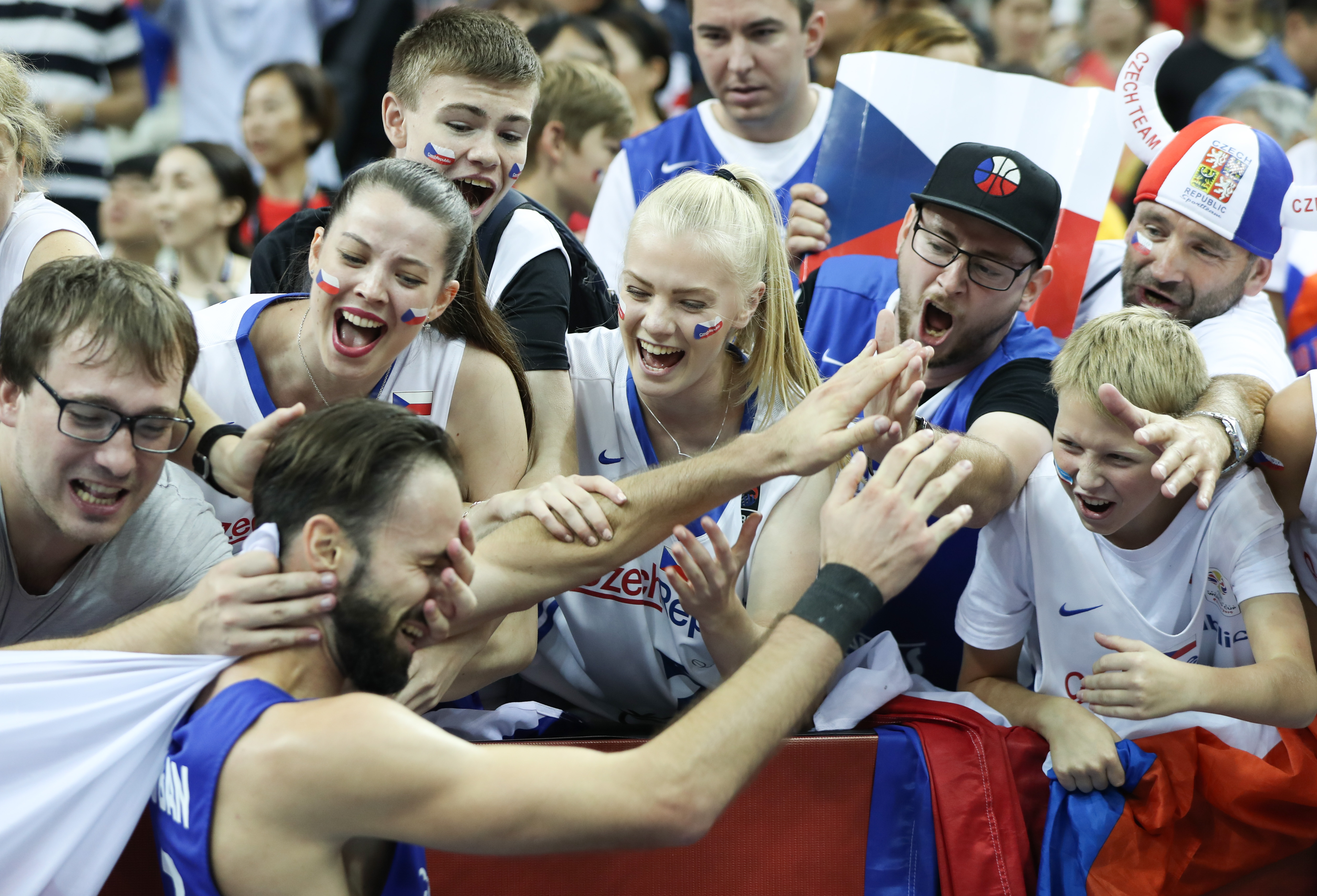 杏彩体育地址-捷克队在最新比赛中展现出色表现