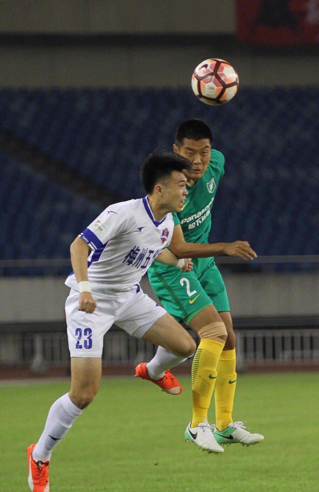 关于浙江绿城后场稳固，成功保持不败纪录的信息